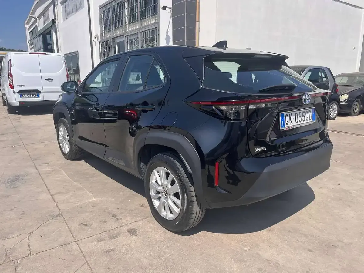 Usata Toyota Yaris Cross Business Edition 92 CV (67 kW) 2022 Nero SUV