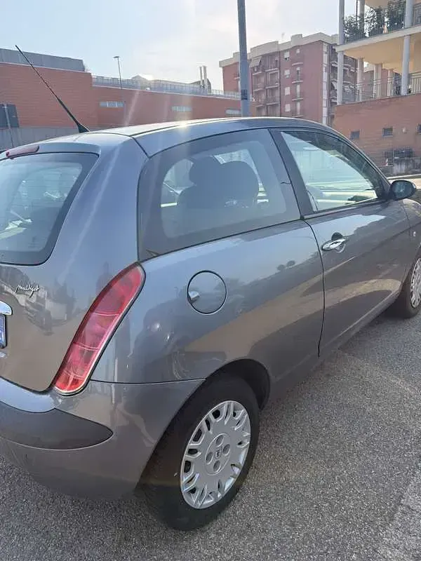 Usata Lancia Ypsilon 69 CV (50 kW) 2005 Utilitaria