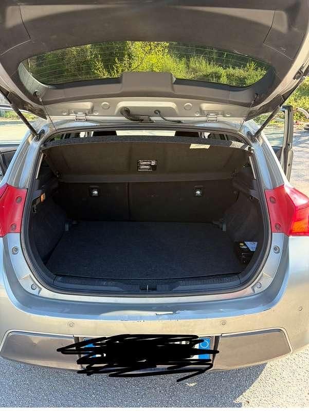 Usata Toyota Auris Hybrid Active 99 CV (72 kW) 2015 Berlina