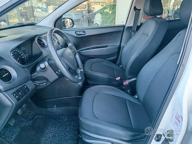 Usata Hyundai i10 66 CV (48 kW) 2019 Bianco Utilitaria