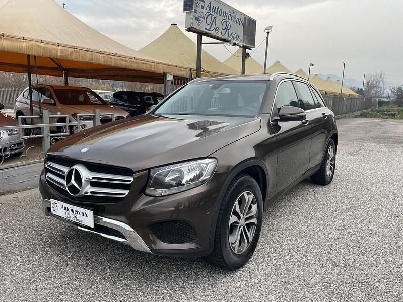Usata Mercedes GLC220 Premium 169 CV (124 kW) 2015 Marrone Station wagon
