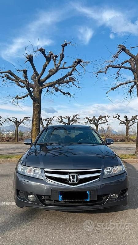 Usata Honda Accord 140 CV (102 kW) 2006 Grigio Berlina