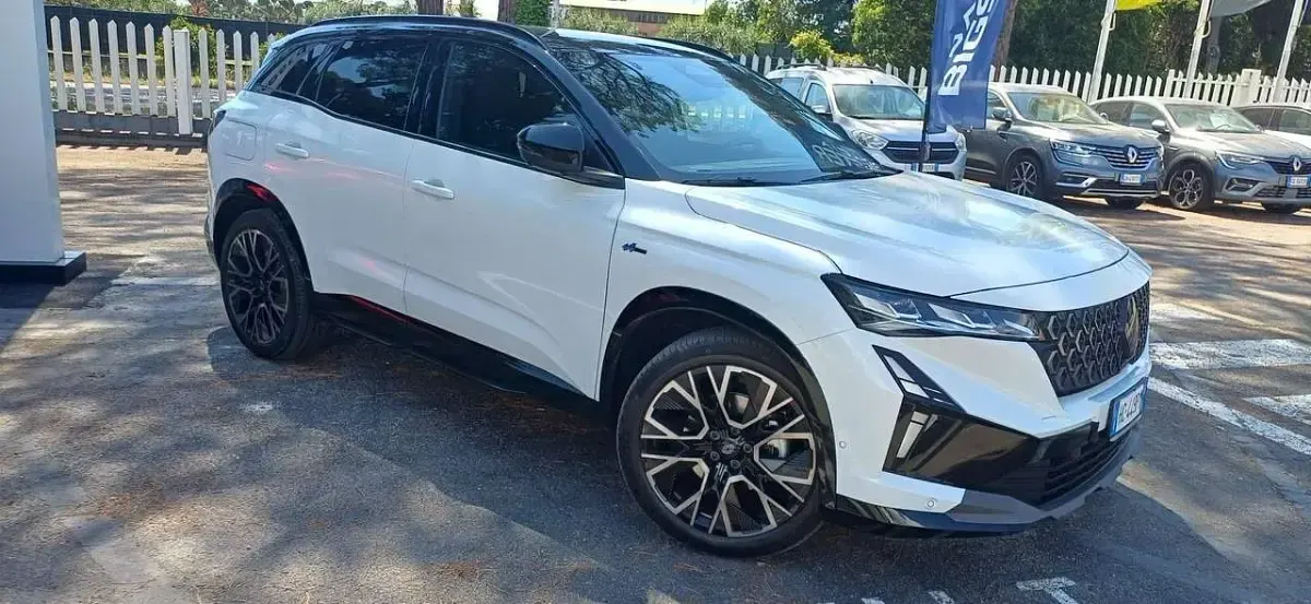 Usata Renault Austral Esprit Alpine 131 CV (96 kW) 2026 Bianco SUV