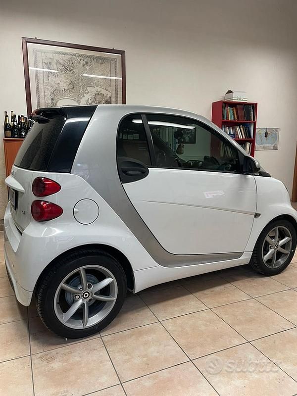 Usata Smart ForTwo Coupé 54 CV (39 kW) 2010 Bianco Coupé