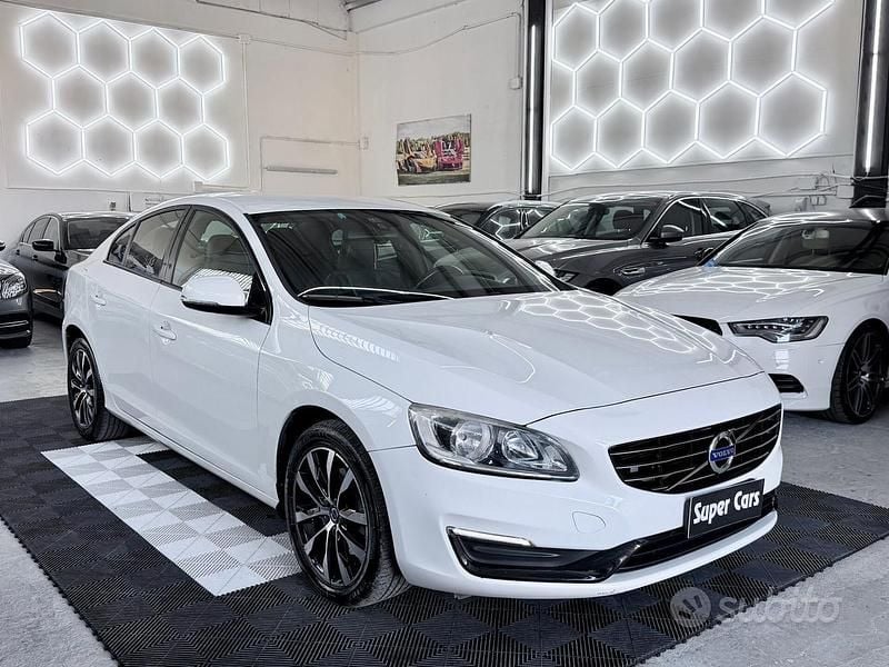 Usata Volvo S60 Summum 120 CV (88 kW) 2017 Bianco Berlina