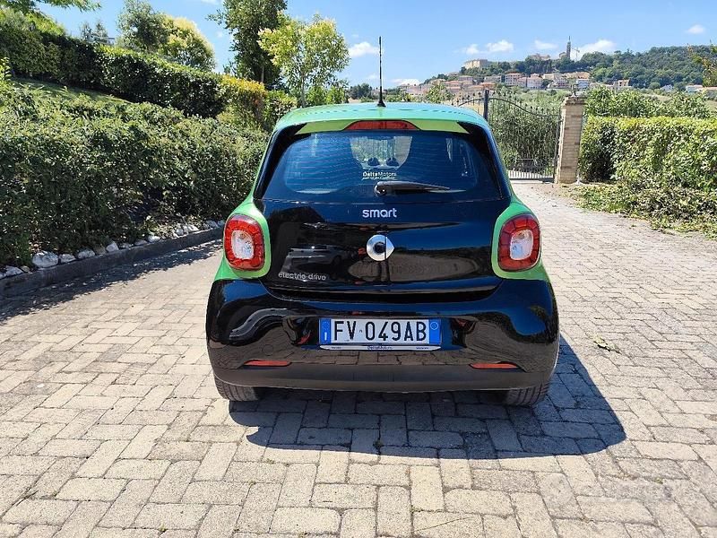 Usata Smart ForFour Electric Drive 60 kW (82 CV) 2019 Nero Utilitaria
