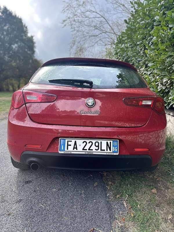 Usata Alfa Romeo Giulietta Exclusive 120 CV (88 kW) 2015 Utilitaria