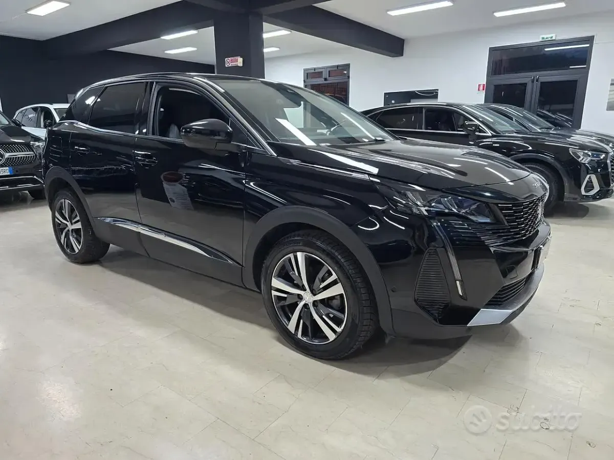 Usata Peugeot 3008 Allure 131 CV (96 kW) 2022 Nero SUV