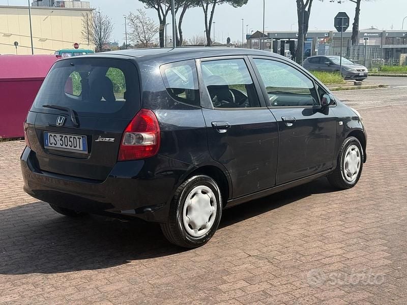 Usata Honda Jazz S 78 CV (57 kW) 2006 Nero Utilitaria