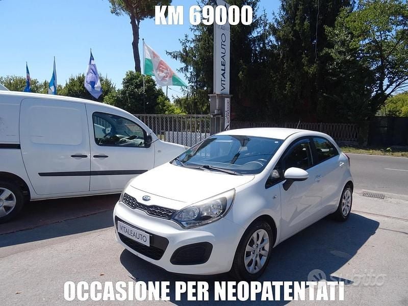 Usata Kia Rio Active 86 CV (63 kW) 2014 Bianco Berlina
