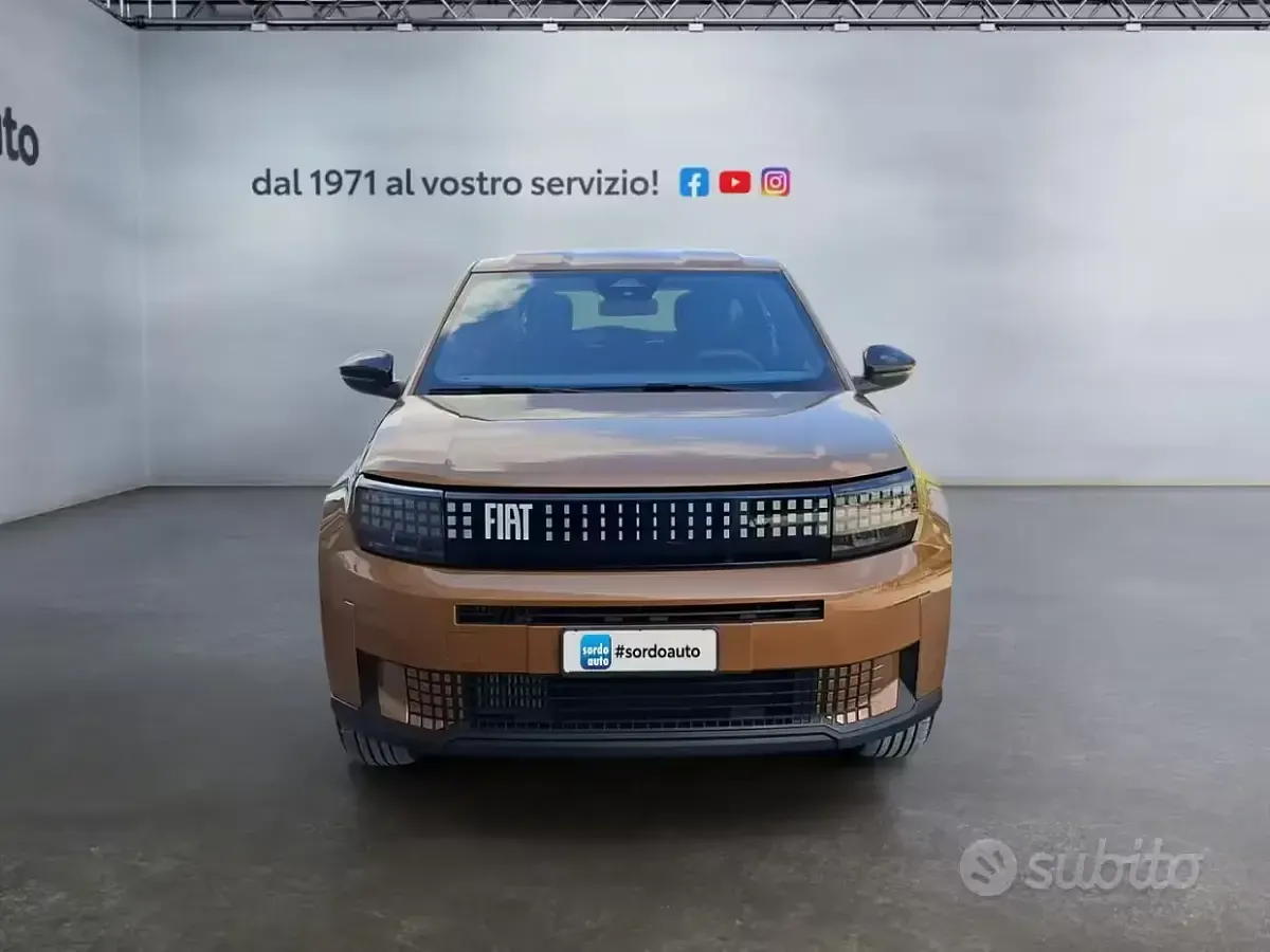 Usata Fiat Grande Panda Icon 101 CV (74 kW) 2025 Marrone Utilitaria