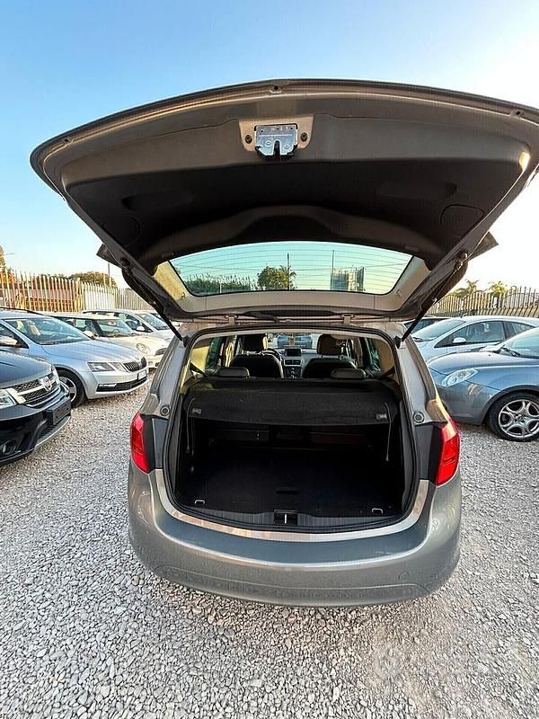 Usata Opel Meriva Cosmo 120 CV (88 kW) 2014 Marrone Monovolume