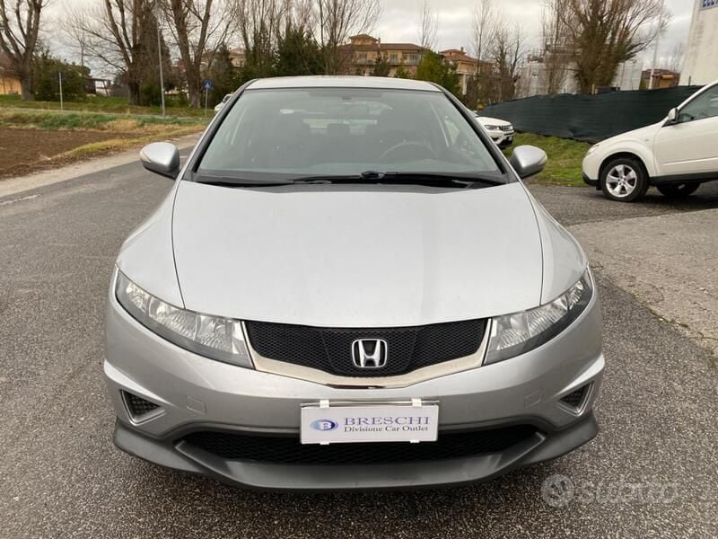 Argento Usata 2009 Honda Civic Type S Coupé | 5900 € (Buon prezzo) - Immagine 1/4