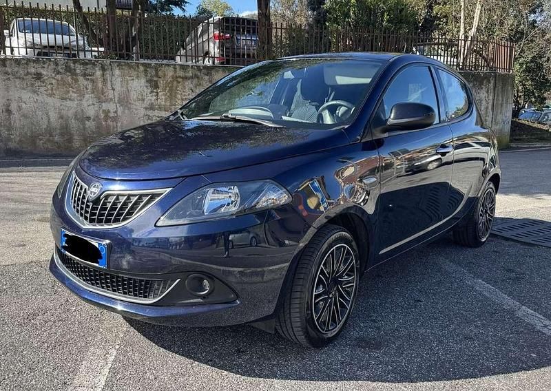 Usata Lancia Ypsilon Silver 69 CV (50 kW) 2021 Utilitaria