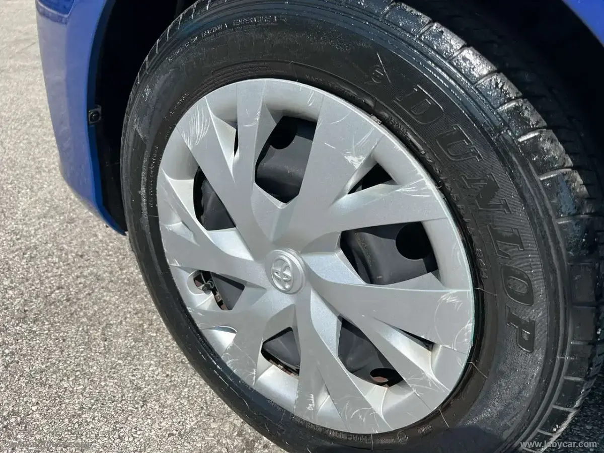 Usata Toyota Yaris Hybrid Active 101 CV (74 kW) 2019 Blu/azzurro Berlina