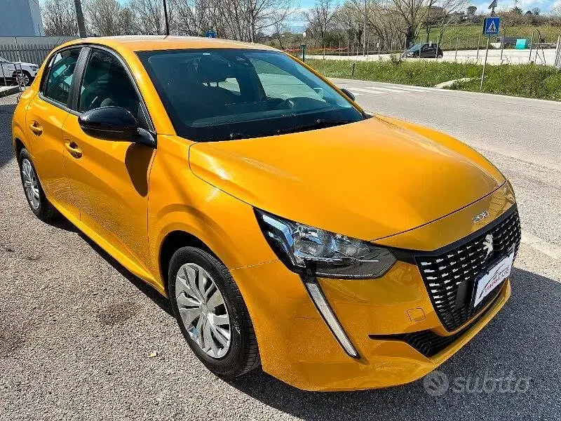 Usata Peugeot 208 Active 75 CV (55 kW) 2023 Giallo Utilitaria