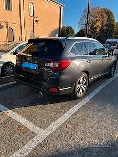 Usata Subaru Outback Premium 175 CV (128 kW) 2018 Blu Berlina