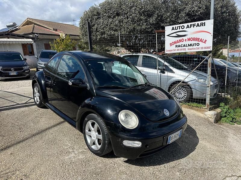 Usata VW New Beetle 101 CV (74 kW) 2004 Nero Utilitaria