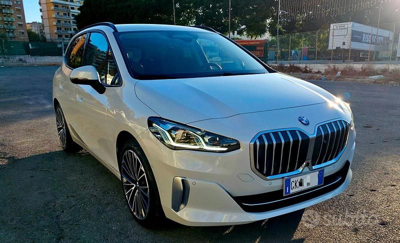 Usata BMW 218 Luxury Line 150 CV (110 kW) 2022 Bianco Station wagon