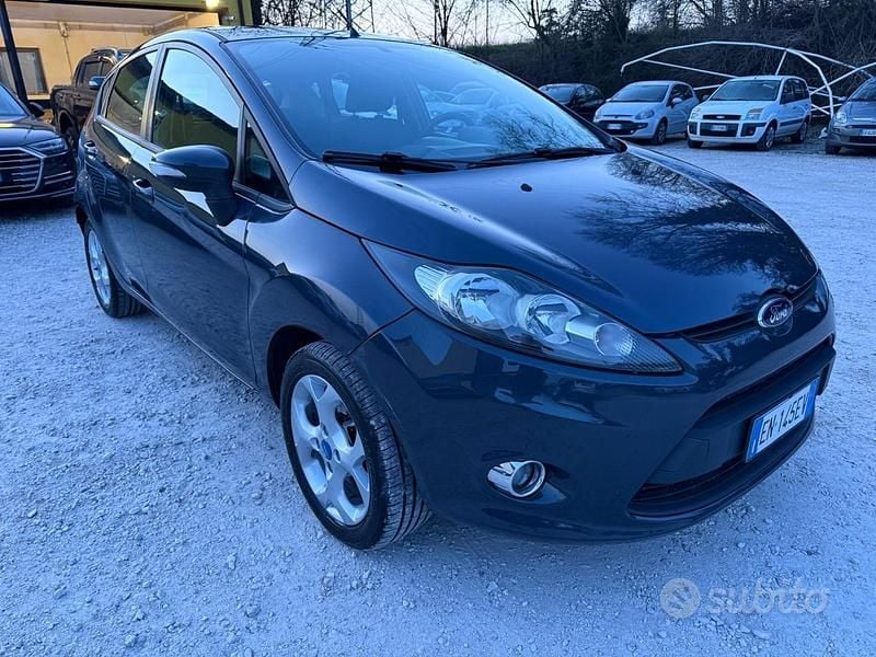 Usata Ford Fiesta 60 CV (44 kW) 2012 Giallo Utilitaria