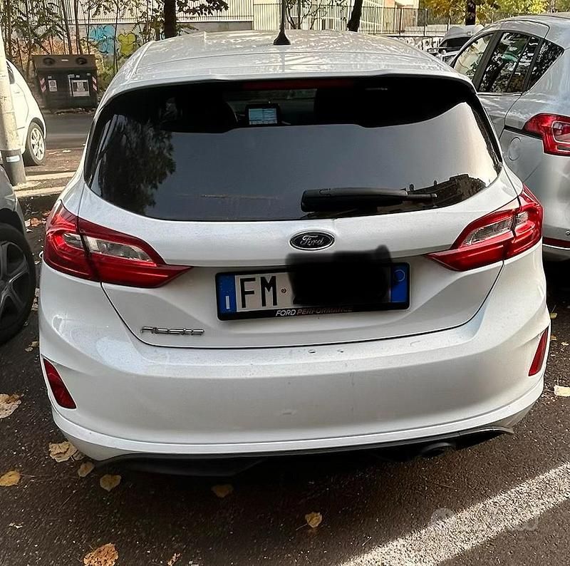 Usata Ford Fiesta ST-Line 85 CV (62 kW) 2017 Bianco Berlina