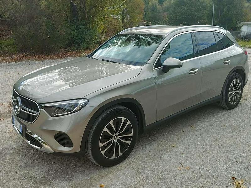 Usata Mercedes GLC220 Advanced 197 CV (144 kW) 2023 Beige SUV