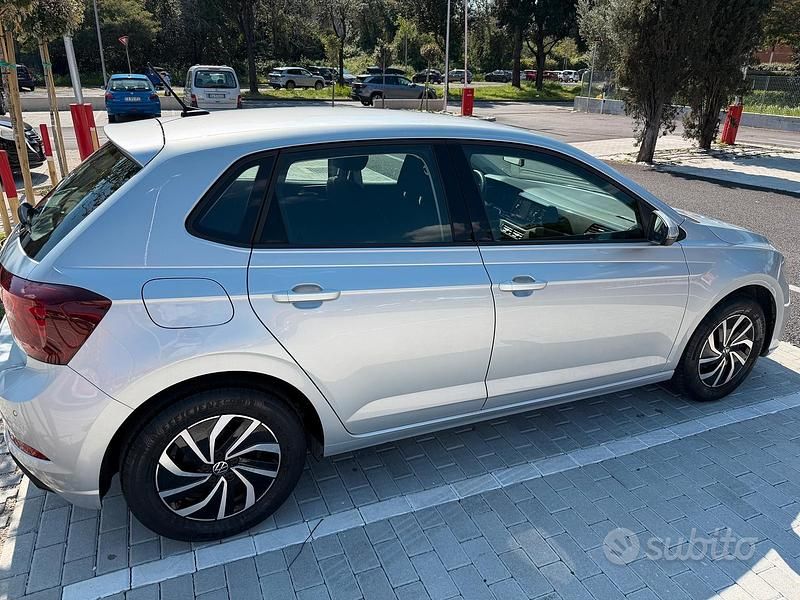Usata VW Polo Style 75 CV (55 kW) 2022 Grigio Utilitaria