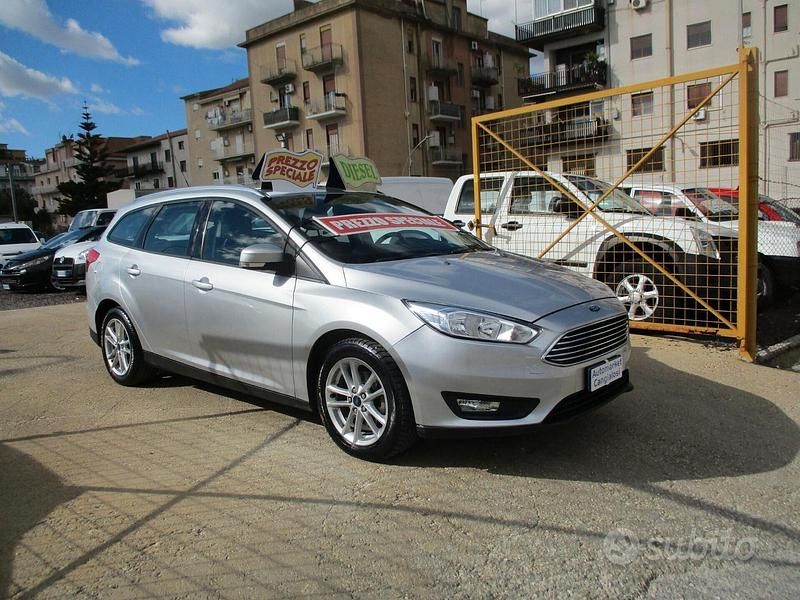 Usata Ford Focus 95 CV (69 kW) 2015 Grigio Station wagon