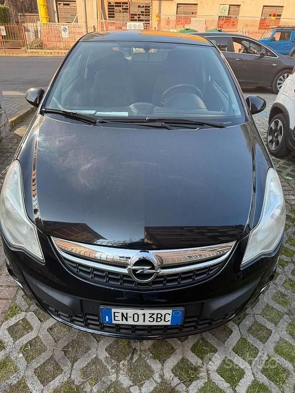 Usata Opel Corsa 2011 Nero Utilitaria