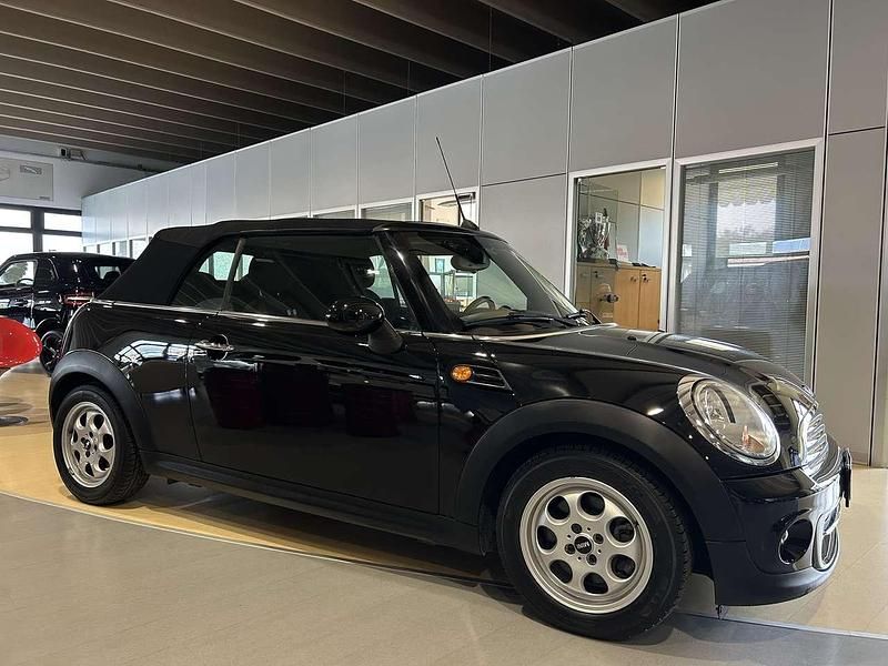 Usata Mini Cooper Cabriolet 122 CV (89 kW) 2014 Nero Cabrio