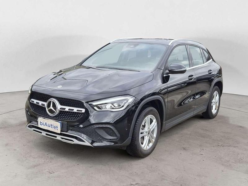 Nero Usata 2023 Mercedes GLA180 SUV | 31.200 € (Buon prezzo) - Immagine 1/4