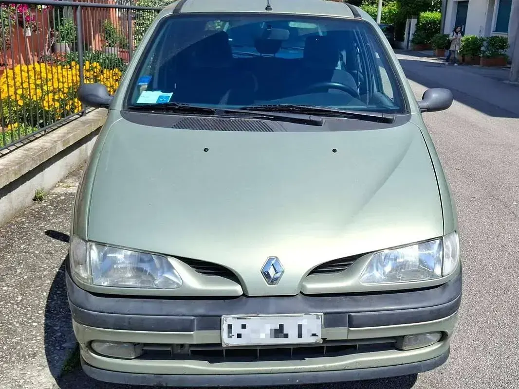 Usata Renault Scenic E-Tech 86 CV (63 kW) 1998 Verde Monovolume