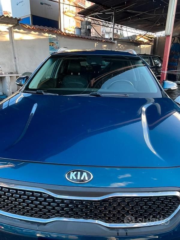 Blu/azzurro Usata 2016 Kia Niro SUV | 12.000 € (Cara) - Immagine 1/4