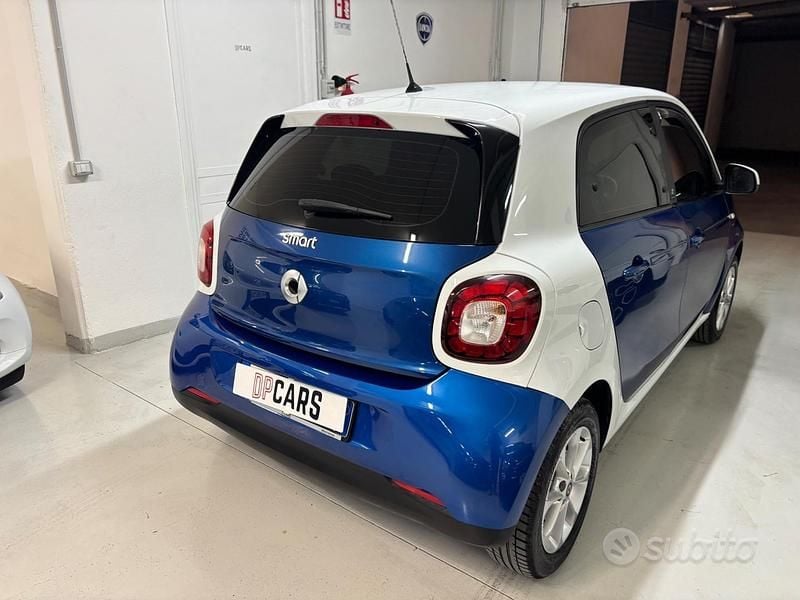 Usata Smart ForFour Passion 71 CV (52 kW) 2017 Blu Utilitaria