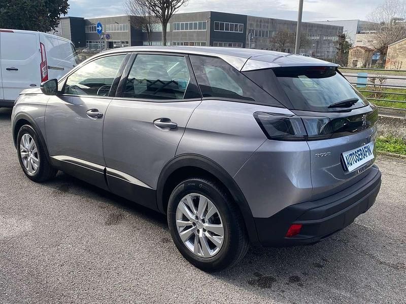Begagnad Peugeot 3008 Active 131 HK (96 kW) 2022 Grå SUV