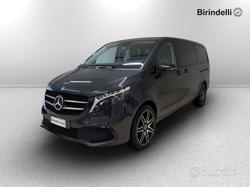 Usata Mercedes V300 Exclusive 237 CV (174 kW) 2023 Grigio Monovolume