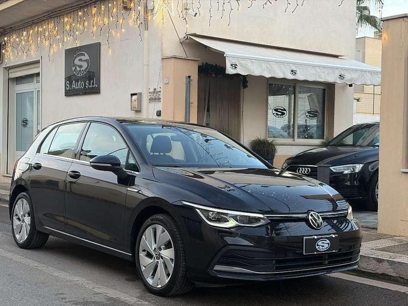 Nero Usata 2020 VW Golf Style Tre volumi | 21.800 € (Buon prezzo) - Immagine 1/4