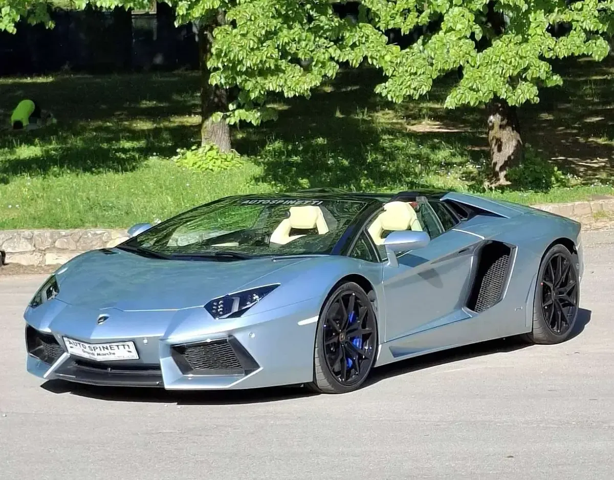 Usata Lamborghini Aventador 700 CV (514 kW) 2015 Azzurro thetys Cabrio