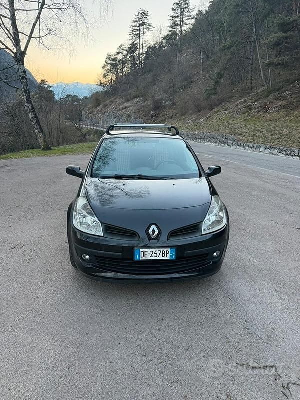 Usata Renault Clio II 85 CV (62 kW) 2007 Nero Berlina