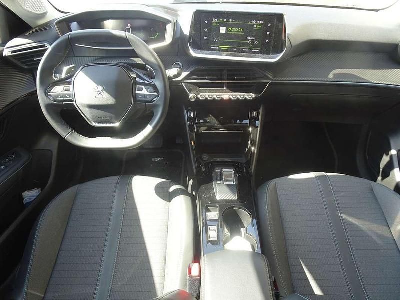 Usata Peugeot 208 Allure 101 CV (74 kW) 2023 Grigio Utilitaria