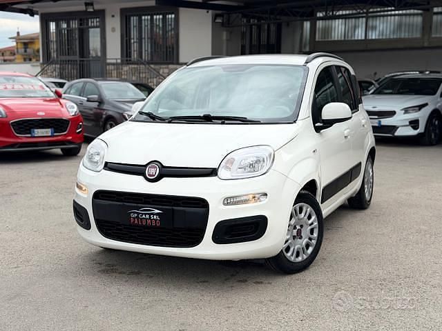 Usata Fiat Panda Lounge 69 CV (50 kW) 2012 Bianco Utilitaria