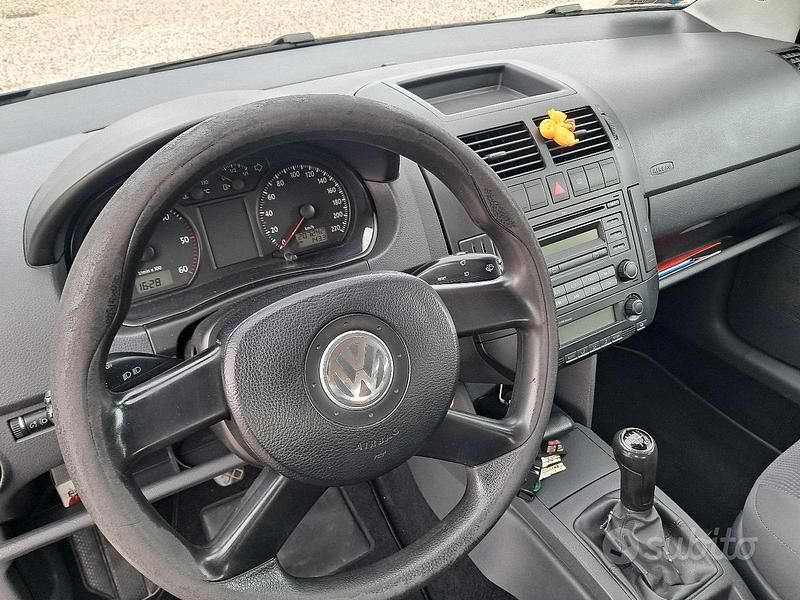 Usata VW Polo Trendline 69 CV (50 kW) 2006 Blu/azzurro Utilitaria