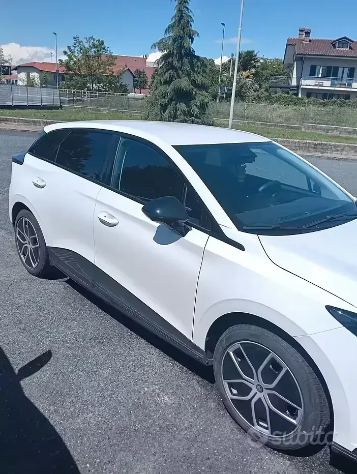 Usata MG MG4 EV Luxury 67 kW (92 CV) 2025 Bianco Utilitaria