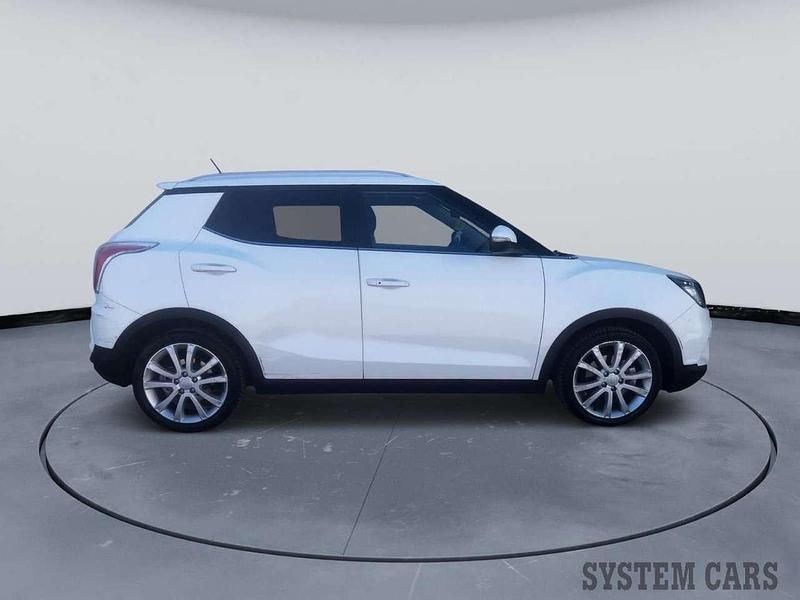 Usata Ssangyong (KGM) Tivoli 128 CV (94 kW) 2017 Bianco SUV