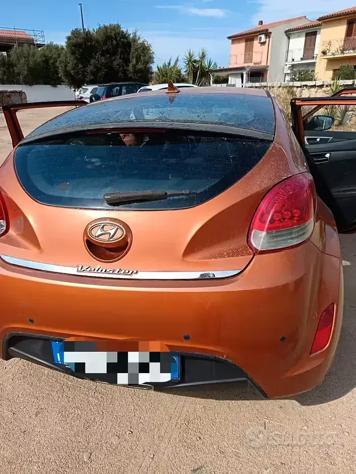 Usata Hyundai Veloster 140 CV (102 kW) 2011 Arancione Utilitaria