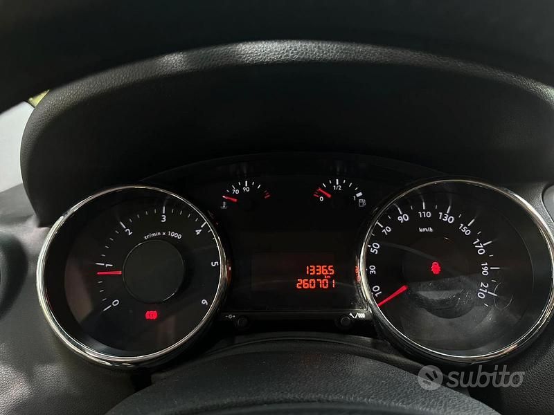 Usata Peugeot 5008 110 CV (80 kW) 2010 Bianco Monovolume