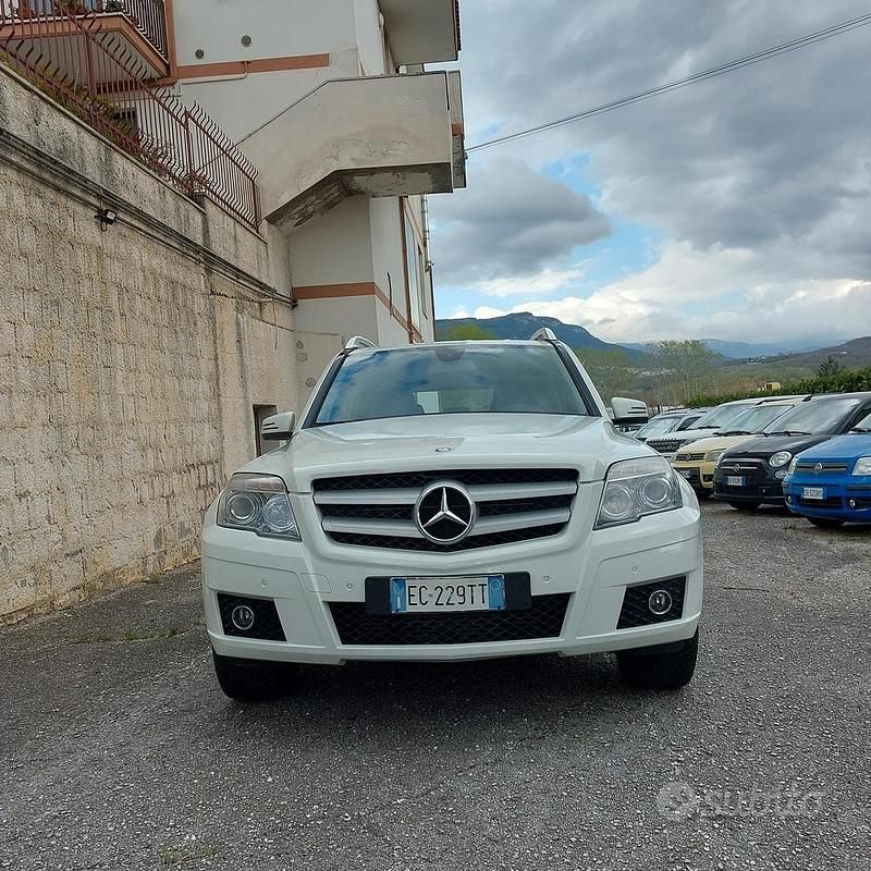 Bianco Usata 2010 Mercedes 220 Station wagon | 9500 € (Buon prezzo) - Immagine 1/4