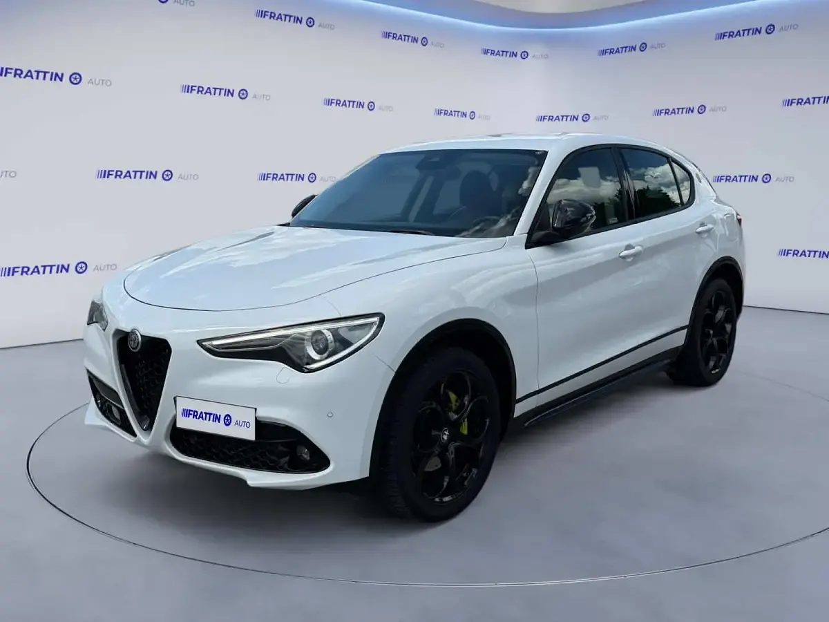 Usado Alfa Romeo Stelvio Super 180 HP (132 kW) 2017 SUV