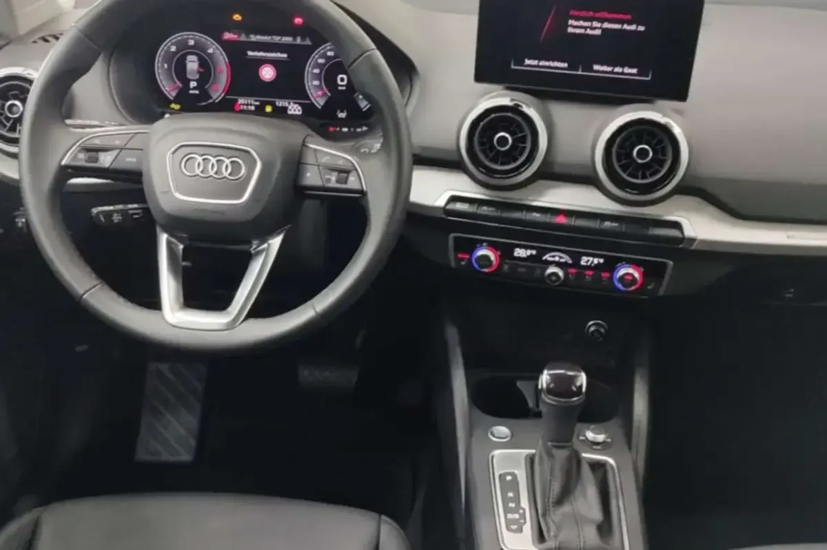 Usata Audi Q2 Advanced 150 CV (110 kW) 2025 Argento SUV
