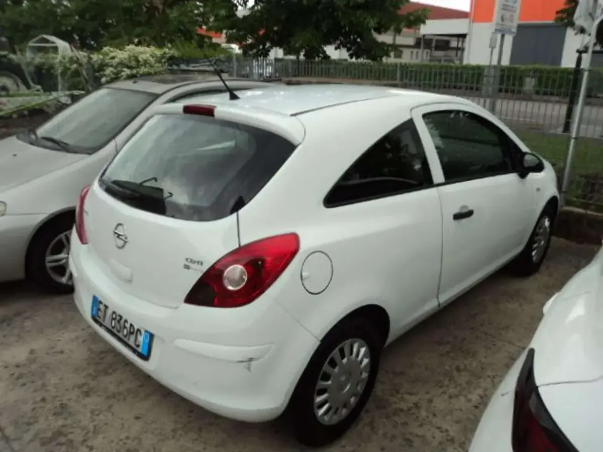 Usata Opel Corsa 75 CV (55 kW) 2014 Bianco Utilitaria